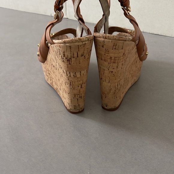 Michael Kors tan wedges - Picture 4 of 6